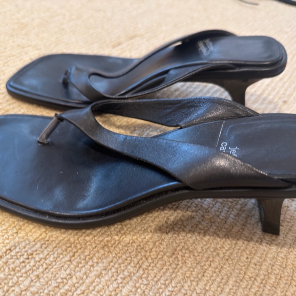 Jeffrey Campbell Black leather Square-Toe low heel Thong Sandals - Picture 6 of 9